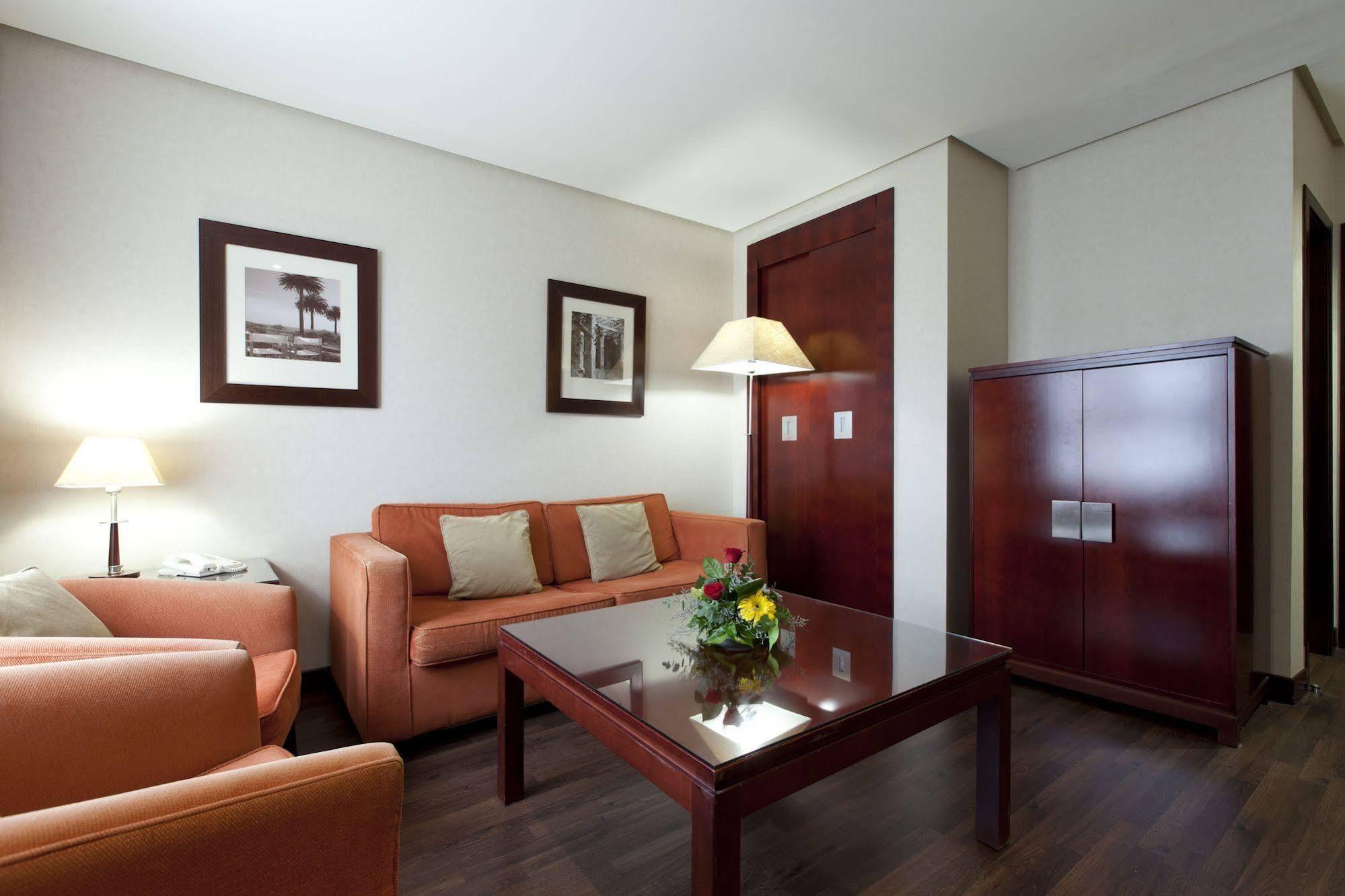 Hotel Valencia Center Bagian luar foto
