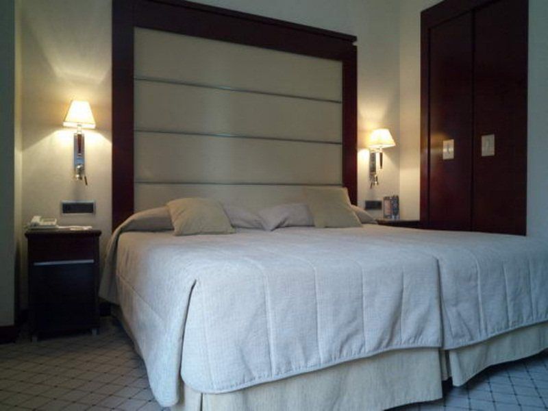 Hotel Valencia Center Bagian luar foto